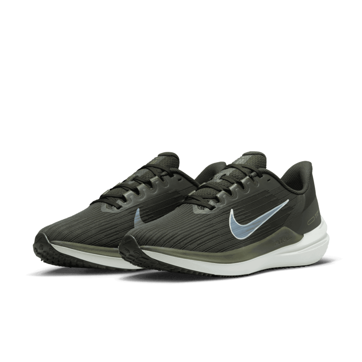 Nike Winflo 9 Road Running Shoes Angle 2