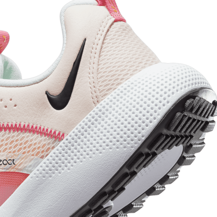Nike React Escape Run 2 Premium Road Running Shoes Angle 5