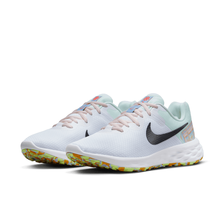 Nike Revolution 6 Next Nature Premium Road Running Shoes Angle 2