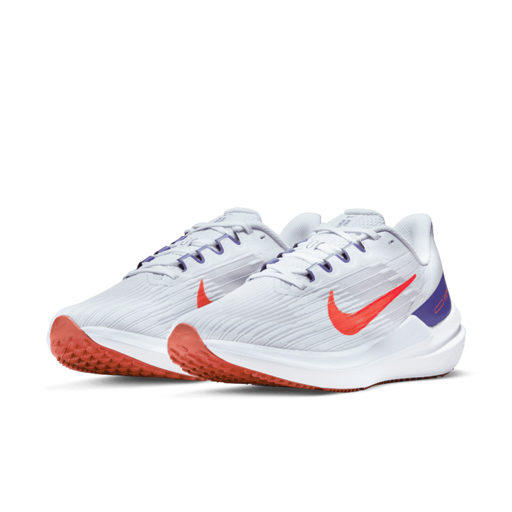 Nike Winflo 9 Road Running Shoes Angle 2