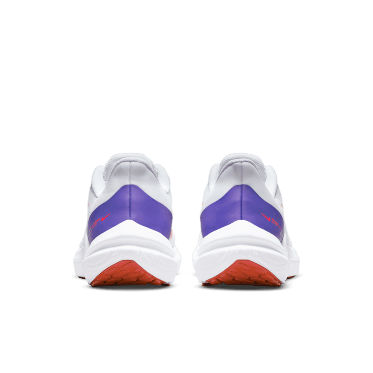 Nike Winflo 9 Road Running Shoes Angle 3