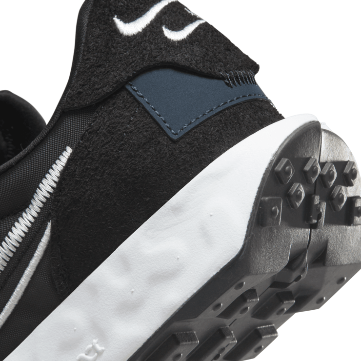 Nike FonTank Topa Waffle Shoes Angle 7