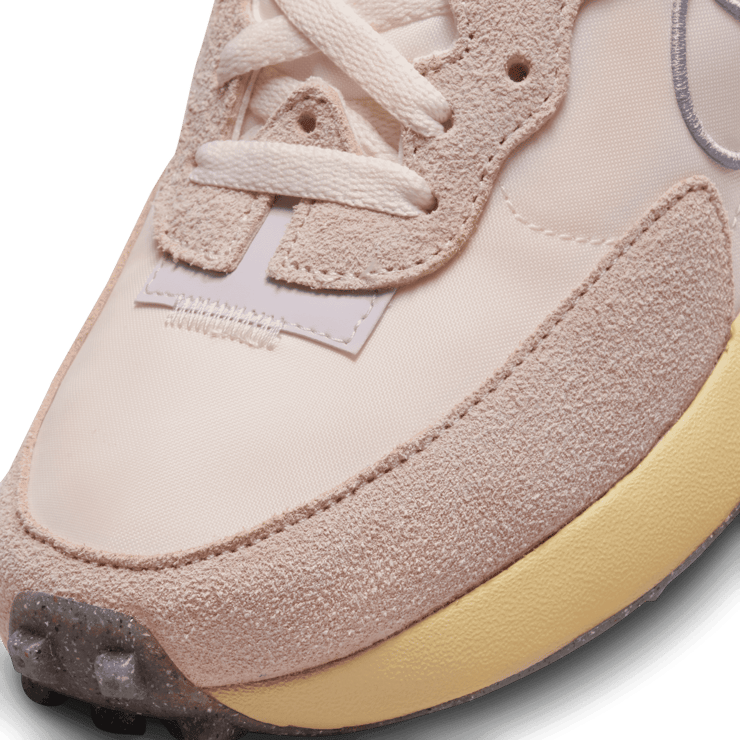 Nike FonTank Topa Waffle Shoes Angle 4