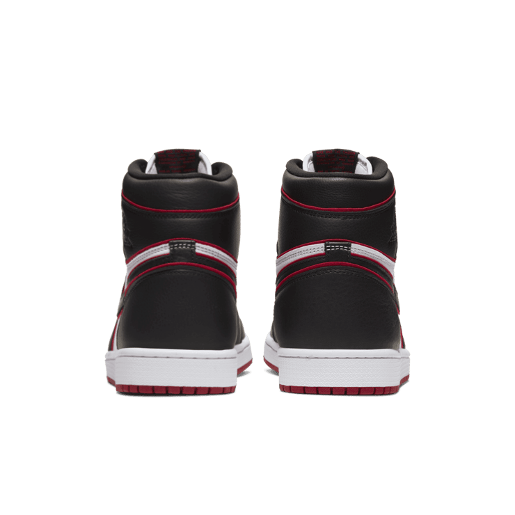 Jordan 1 Retro High Bloodline Angle 3