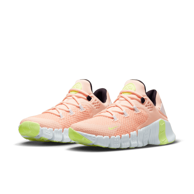Nike Free Metcon 4 Pink Angle 2