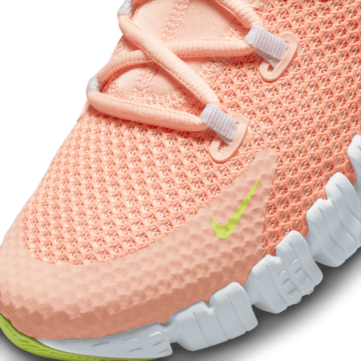 Nike Free Metcon 4 Pink Angle 4