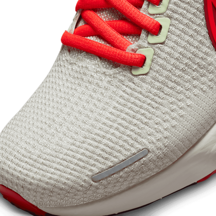 Nike ZoomX Invincible Run Flyknit 2 Road Running Shoes Angle 4