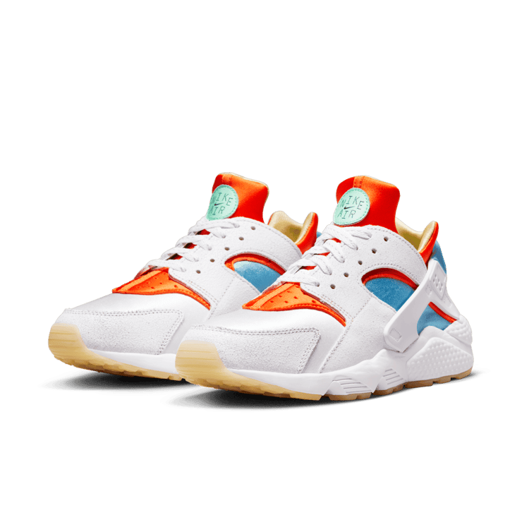 Nike Air Huarache Shoes Angle 2