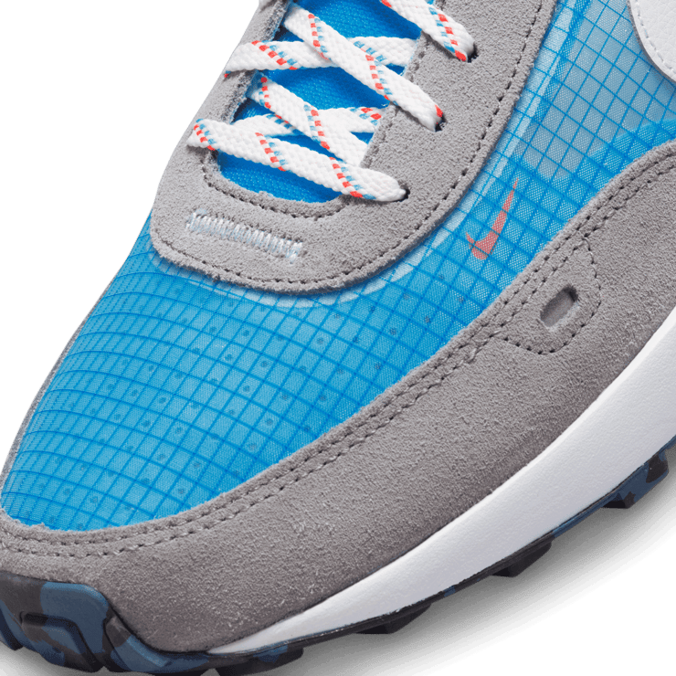 Nike Waffle One SE Shoes Angle 4