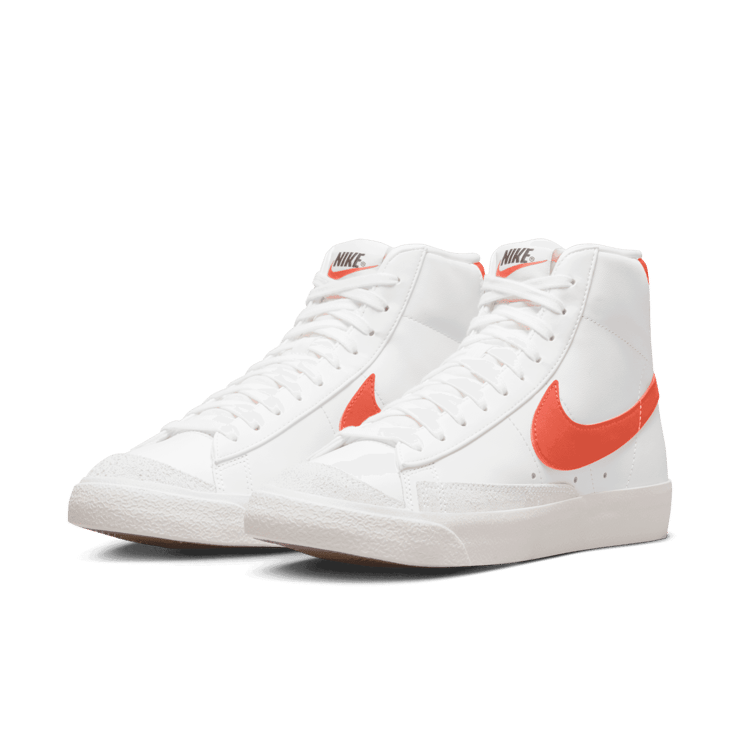 Nike Blazer Mid '77 Shoes Angle 2
