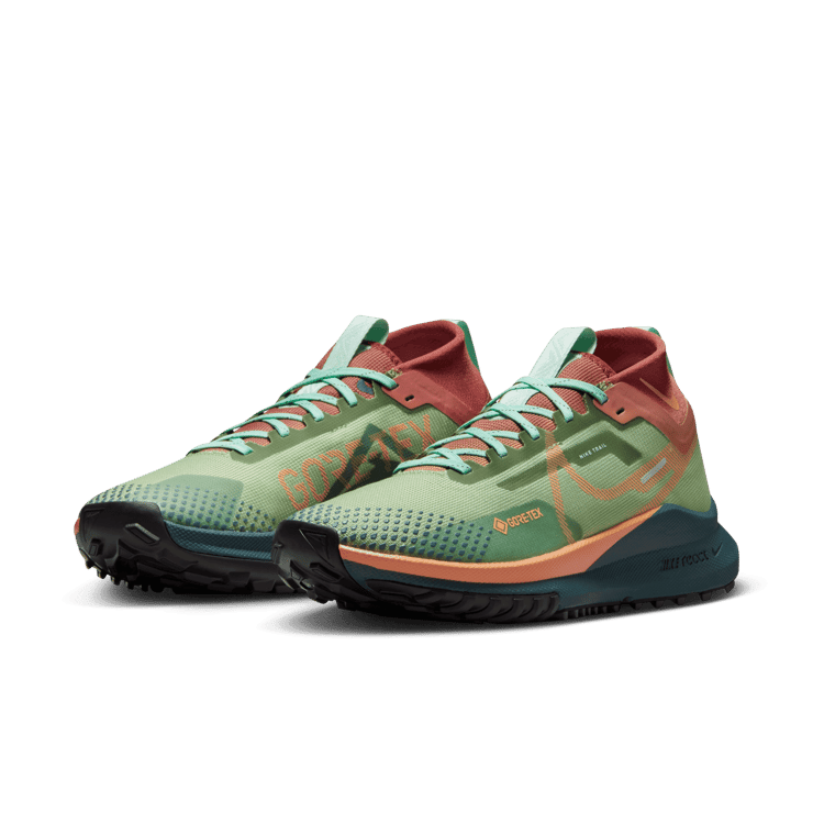Nike Pegasus Trail 4 GORE-TEX Waterproof Trail Running Shoes Angle 1