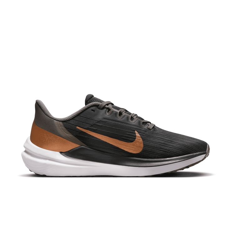 Nike Air Winflo 9 Road Running Shoes Angle 1