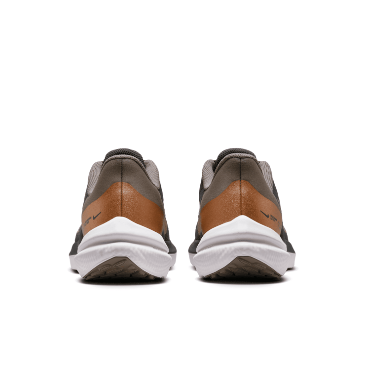 Nike Air Winflo 9 Road Running Shoes Angle 4