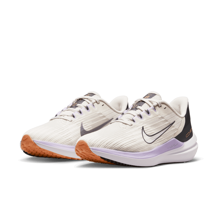 Nike Air Winflo 9 Road Running Shoes Angle 2