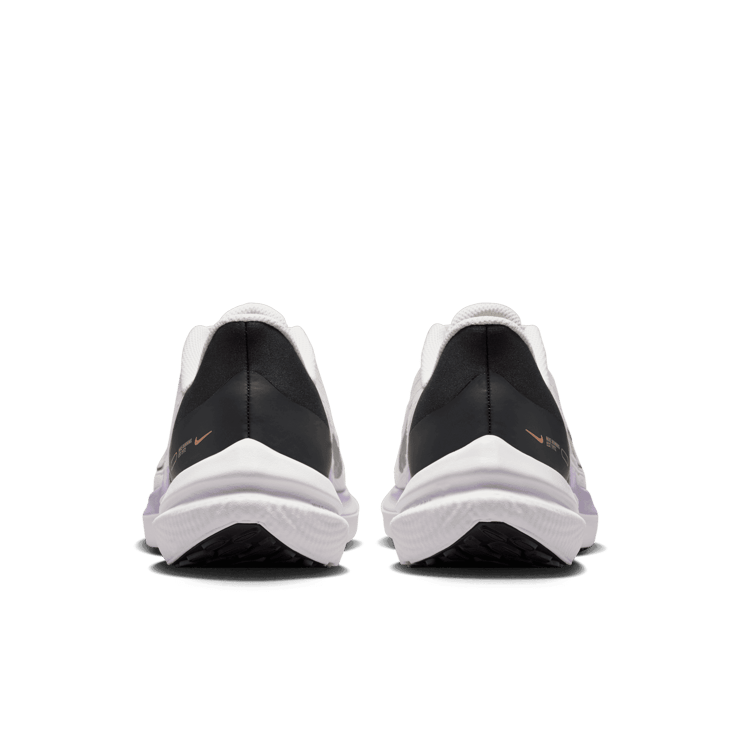 Nike Air Winflo 9 Road Running Shoes Angle 3