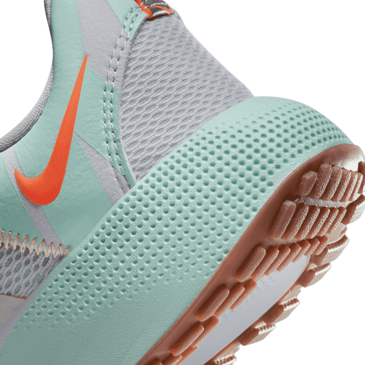 Nike React Escape Run 2 Premium Road Running Shoes Angle 5