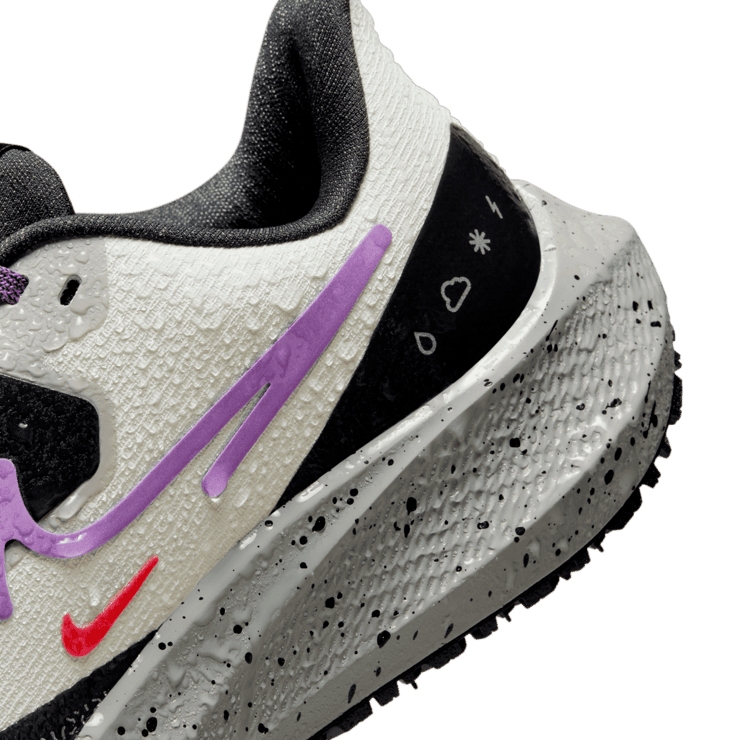 Nike Air Zoom Pegasus 39 Shield Weatherized Road Running Shoes Angle 9