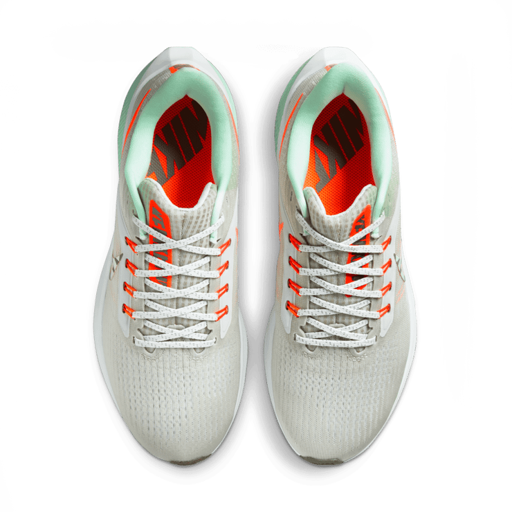 Nike Air Zoom Pegasus 39 Premium Road Running Shoes Angle 1