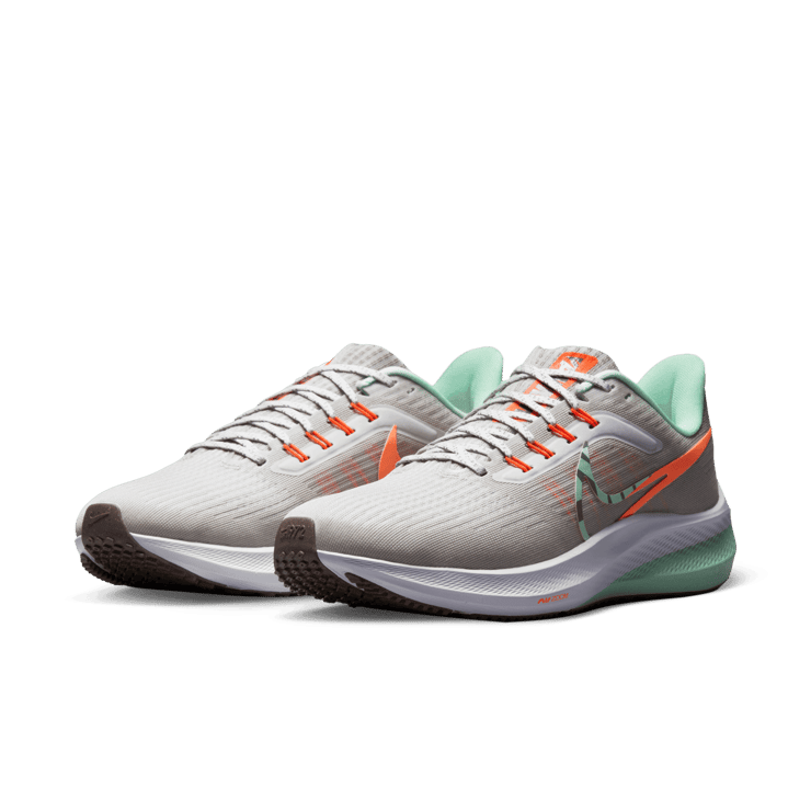 Nike Air Zoom Pegasus 39 Premium Road Running Shoes Angle 2