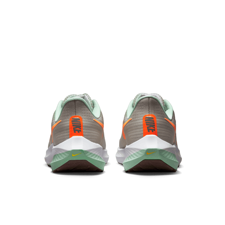 Nike Air Zoom Pegasus 39 Premium Road Running Shoes Angle 3