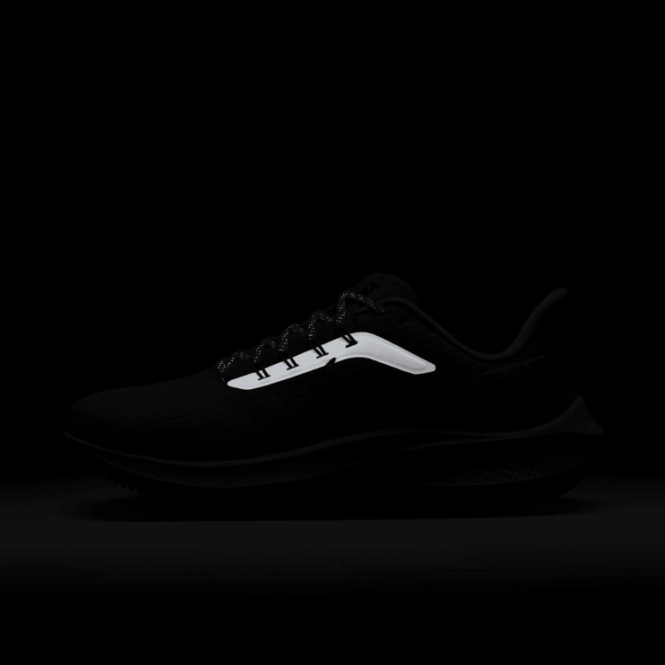Nike Air Zoom Pegasus 39 Premium Road Running Shoes Angle 7