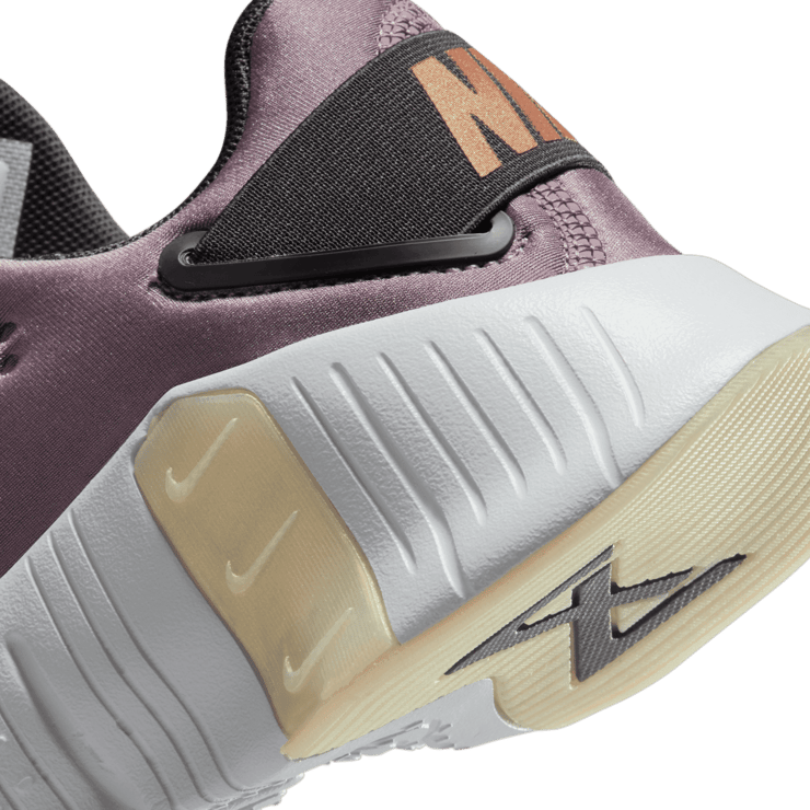 Nike Free Metcon 4 Premium Purple Angle 5