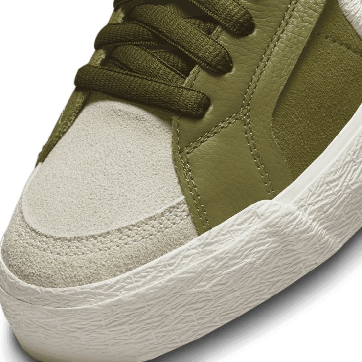 Nike SB Zoom Blazer Mid Premium Plus Skate Shoes Angle 4