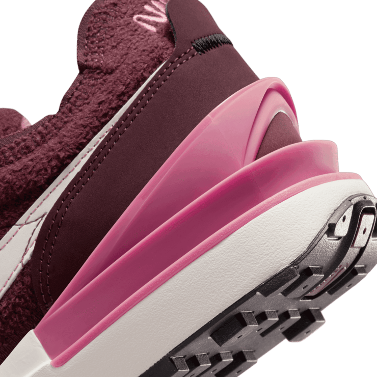 Nike Waffle One SE Shoes Angle 5