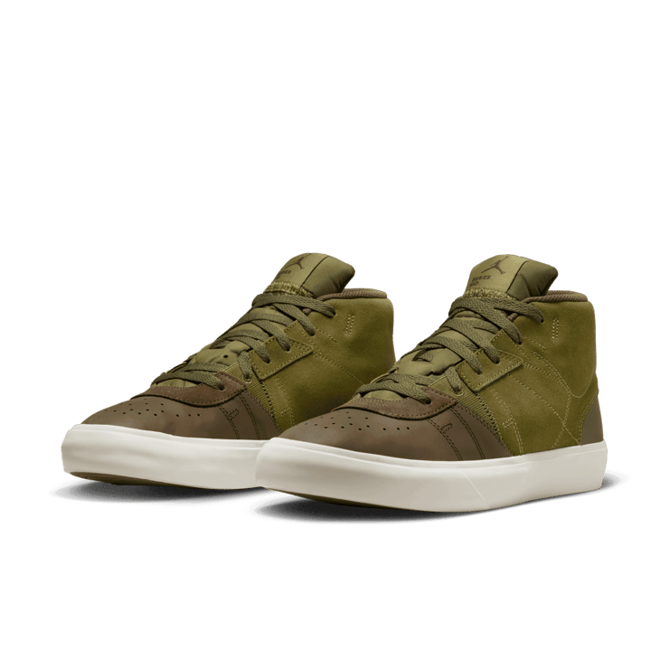 Jordan Series Mid Shoes in Green Angle 2