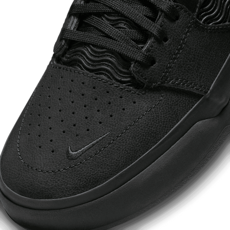 Nike SB Ishod Wair Premium Skate Shoes Angle 4