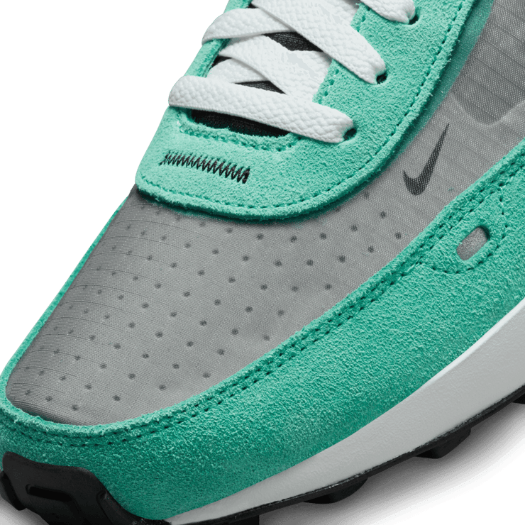 Nike Waffle One SE Shoes Angle 4