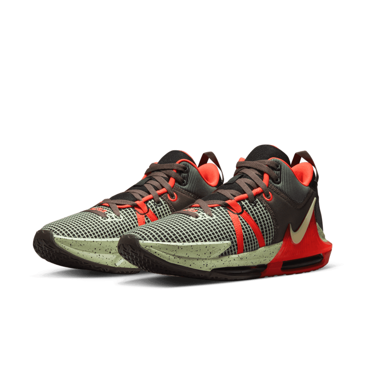 Nike LeBron Witness 7 Basketball Shoes Angle 2