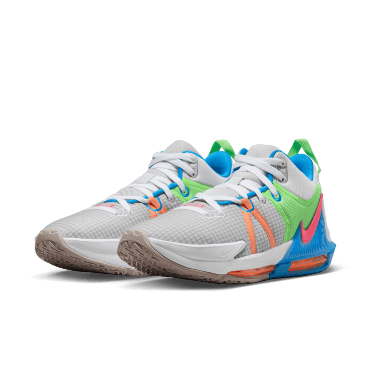 Nike LeBron Witness 7 Basketball Shoes Angle 2