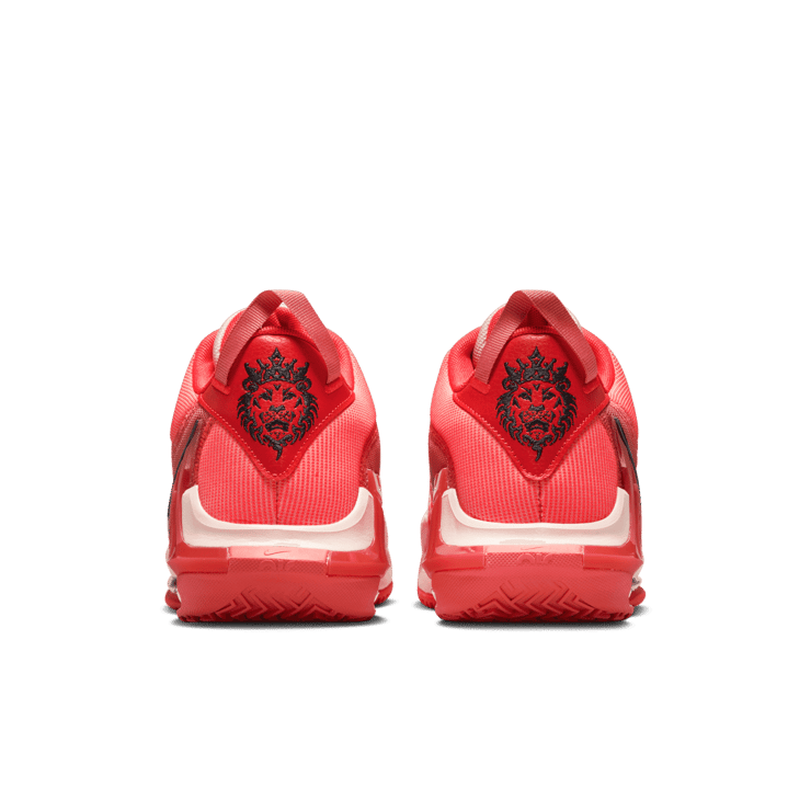 Nike LeBron Witness 7 Basketball Shoes Angle 3