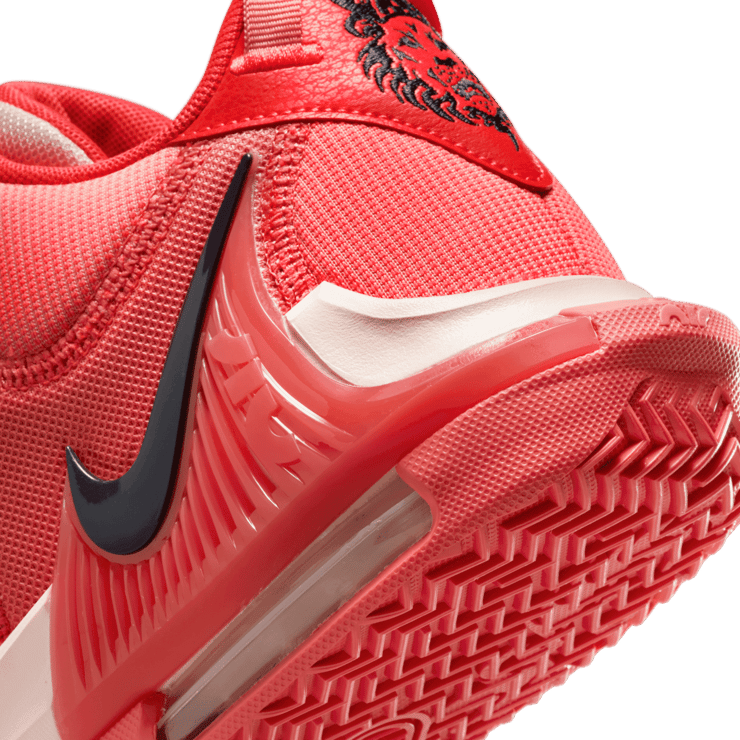 Nike LeBron Witness 7 Basketball Shoes Angle 5