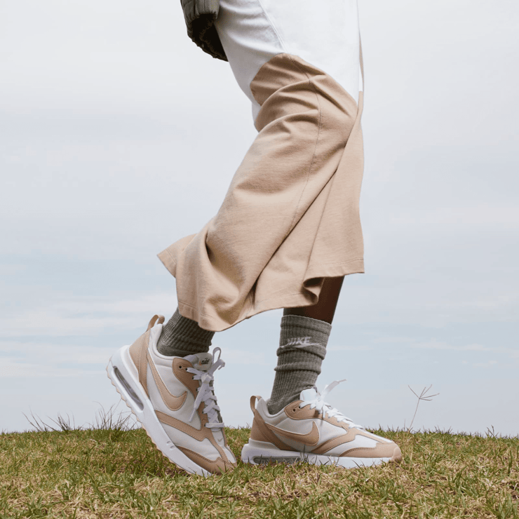 Nike Air Max Dawn Shoes Angle 0