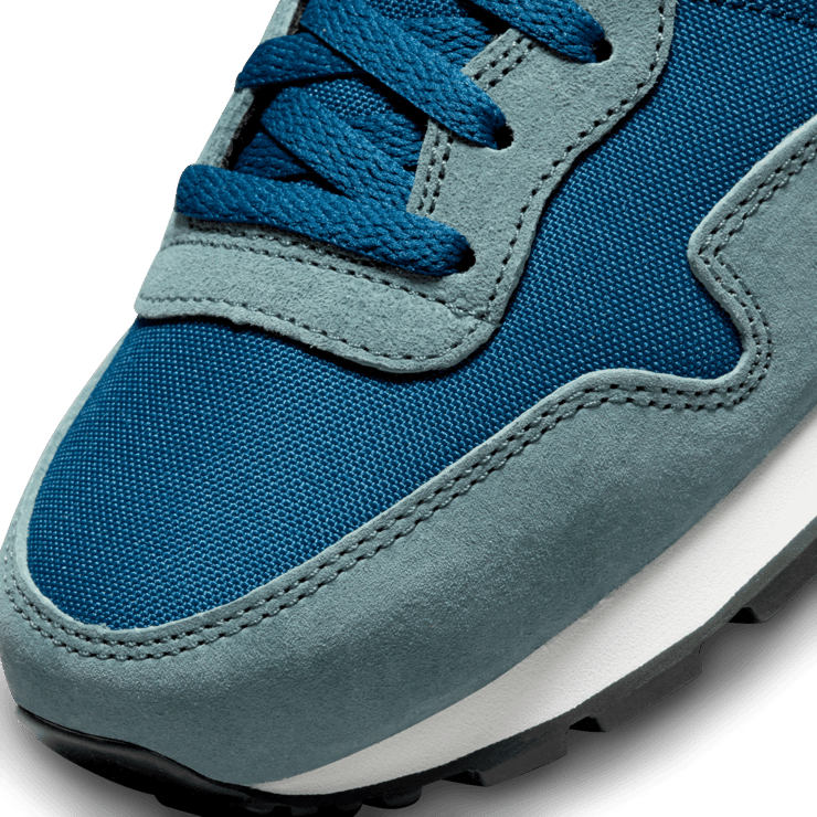 Nike Air Pegasus '83 PRM Shoes Angle 4