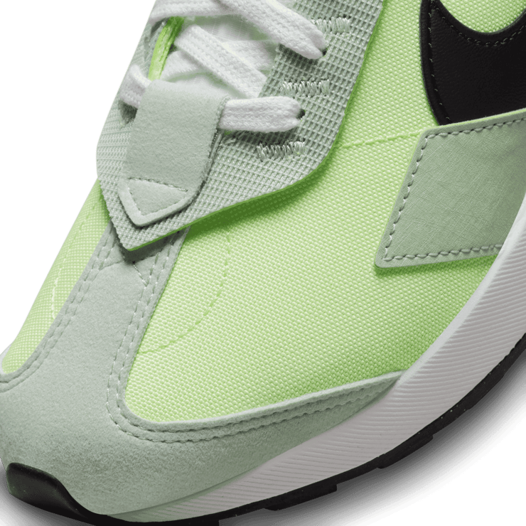 Nike Air Max Pre-Day Shoes Angle 5