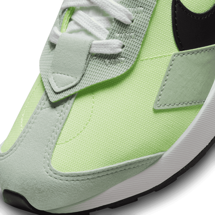 Nike Air Max Pre-Day Shoes Angle 5