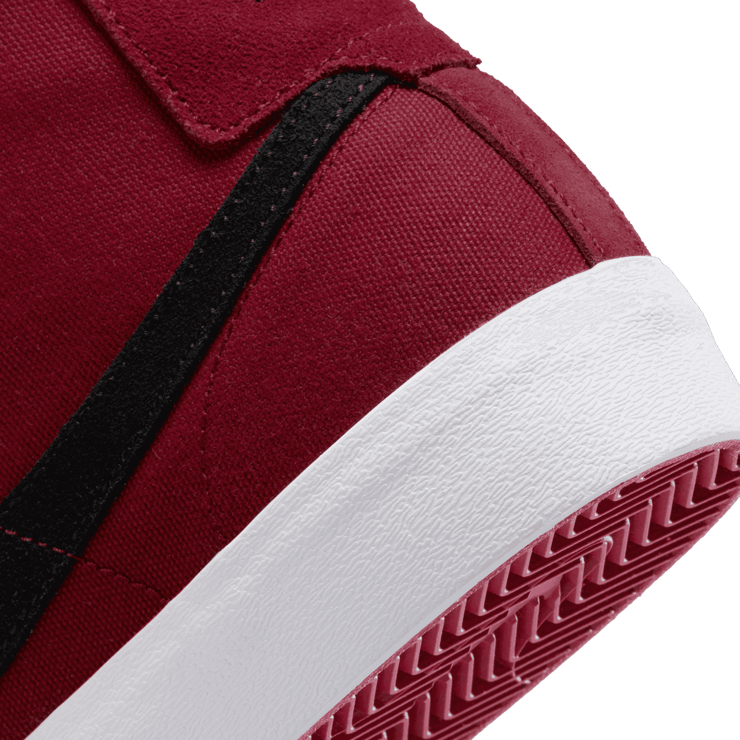 Nike SB Blazer Court Mid Premium Skate Shoes Angle 5