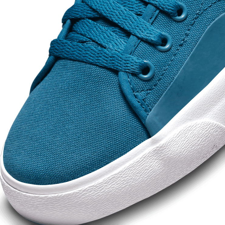 Nike SB Blazer Court Mid Premium Skate Shoes Angle 4