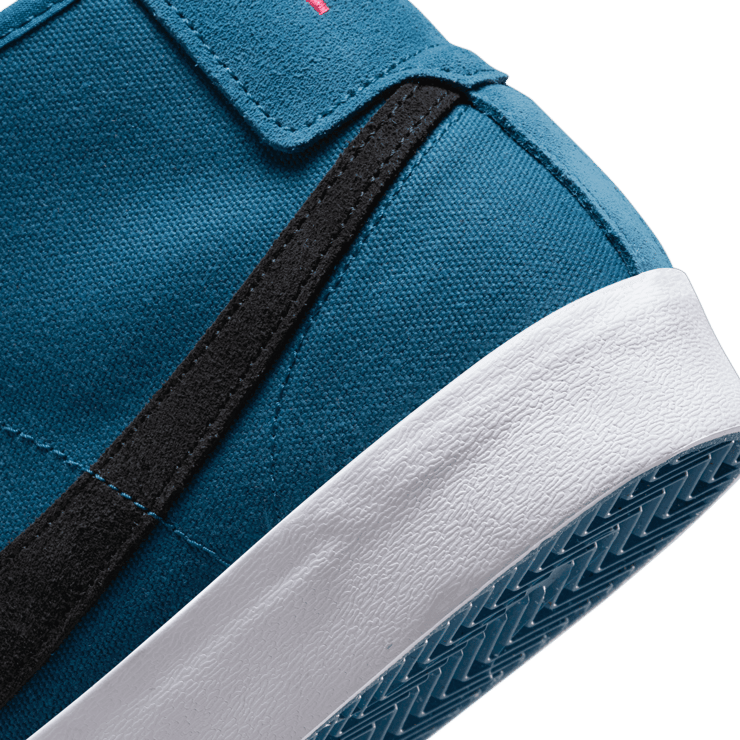 Nike SB Blazer Court Mid Premium Skate Shoes Angle 5