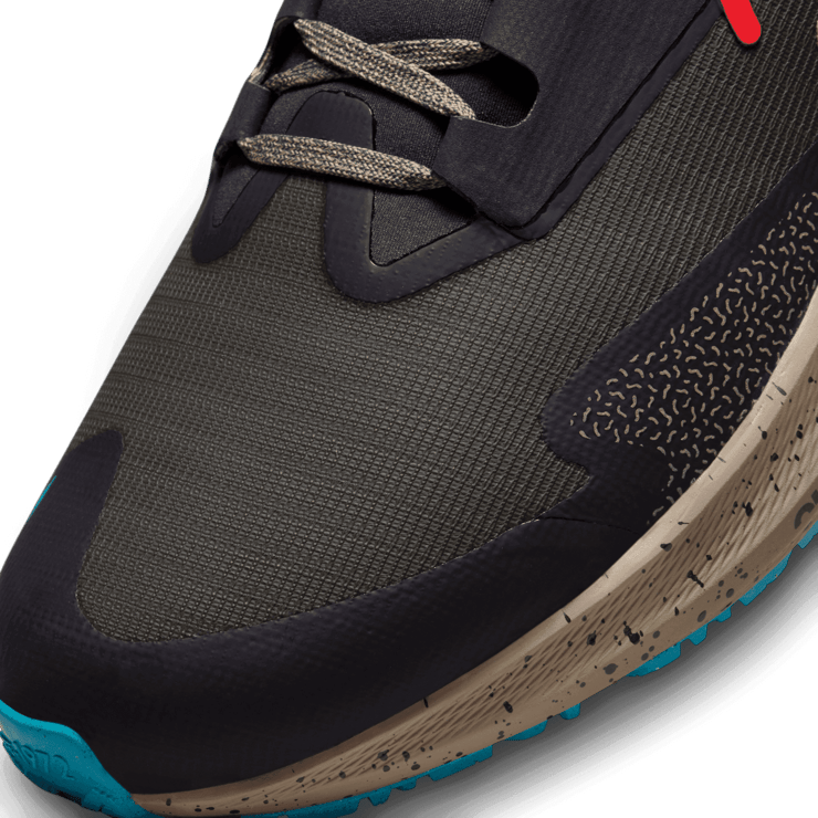 Nike Air Zoom Pegasus 39 Shield Weatherized Road Running Shoes Angle 4
