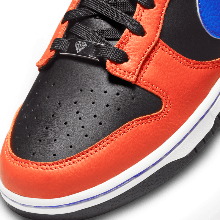 Nike Dunk Low NBA EMB Knicks Angle 4