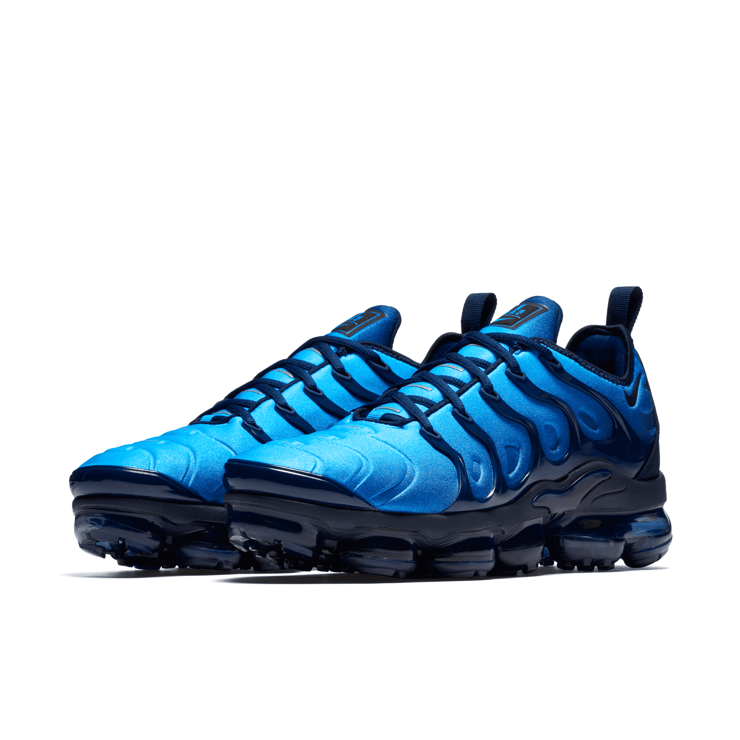 Nike Air VaporMax Plus Shoes Angle 2