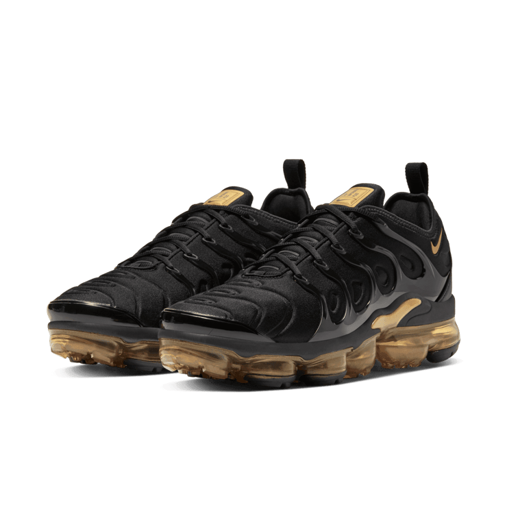 Nike Air VaporMax Plus Shoes Angle 2