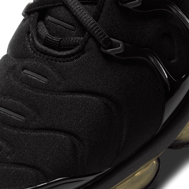 Nike Air VaporMax Plus Shoes Angle 4