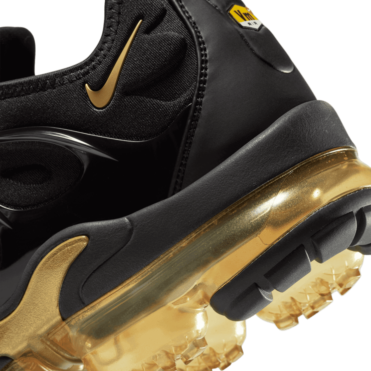 Nike Air VaporMax Plus Shoes Angle 5