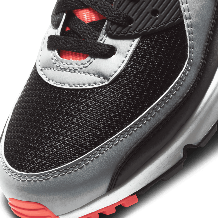 Nike Air Max 90 Shoes Angle 4