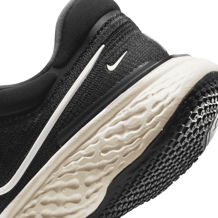 Nike ZoomX Invincible Run Flyknit Road Running Shoes Angle 5